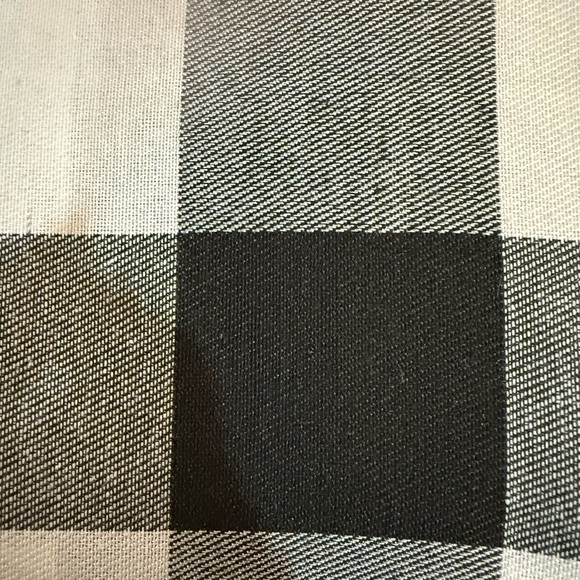 Black and White buffalo Tablecloth by Robert Stanley NWOT opened but never used - Picture 7 of 7